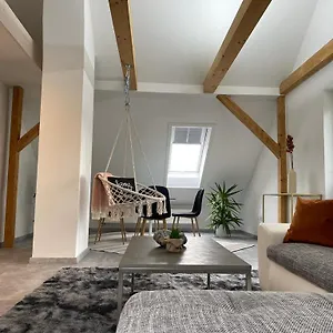 Wen Koenigsberger,ruhige Dg-wohnung In Weiden,2 Schlafzimmer,parkplatz, Zentral! Apartment